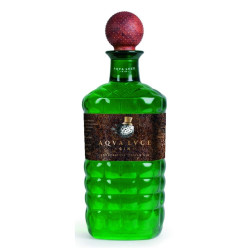 Gaveske med Aqva Lvce Gin  Navy Strenght - LIMITED EDITION + 4 Tonic